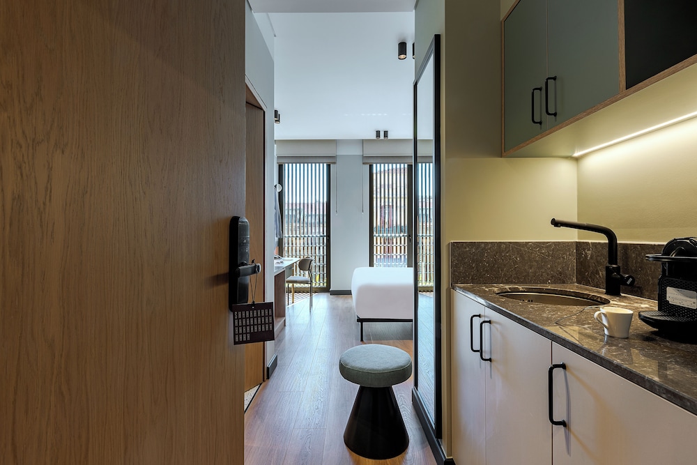 Supreme Double/Twin Room with City View - Photo 1