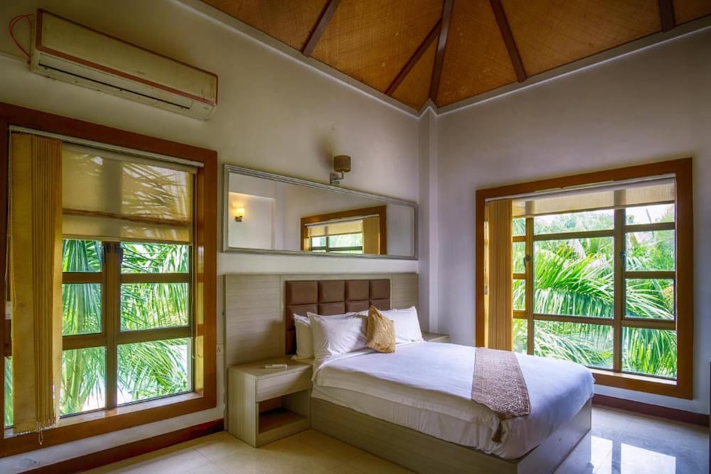 Suite with separate living area - High Floor - Photo 7