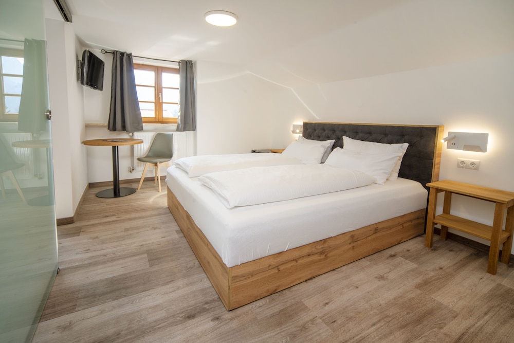 Classic Room, 2 Bedrooms, Non Smoking, Mountain View photo 2