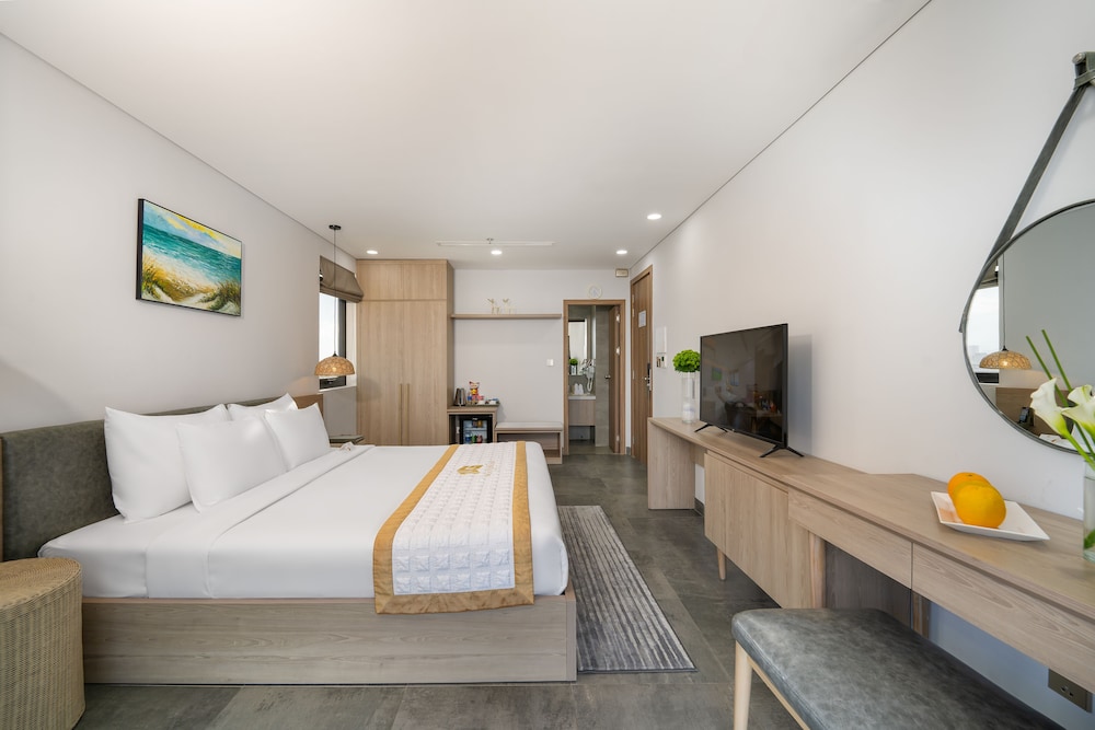 Premier King Room Balcony With Ocean View - Photo 5