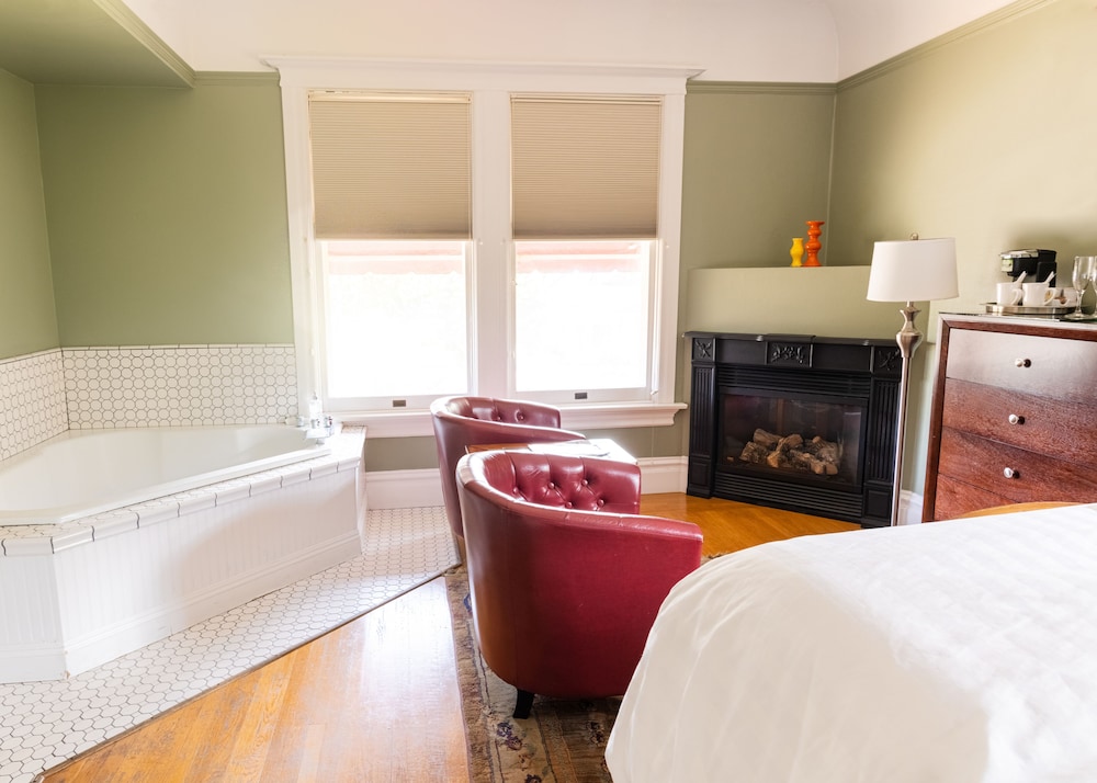 Standard Room, 1 Queen Bed, Non Smoking photo 1