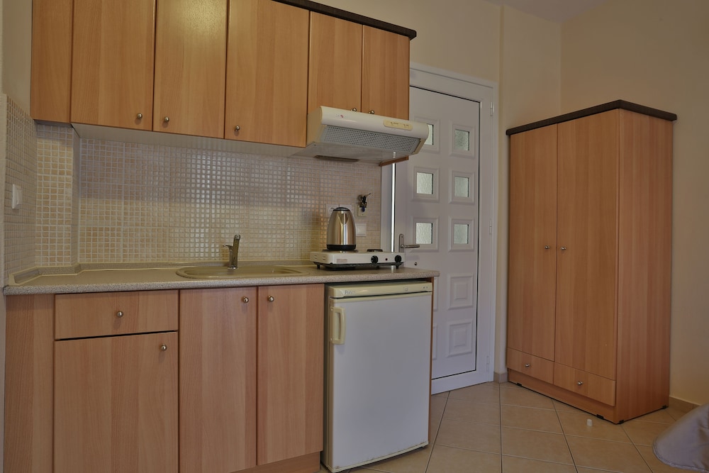 Basic Triple Room, Balcony photo 2