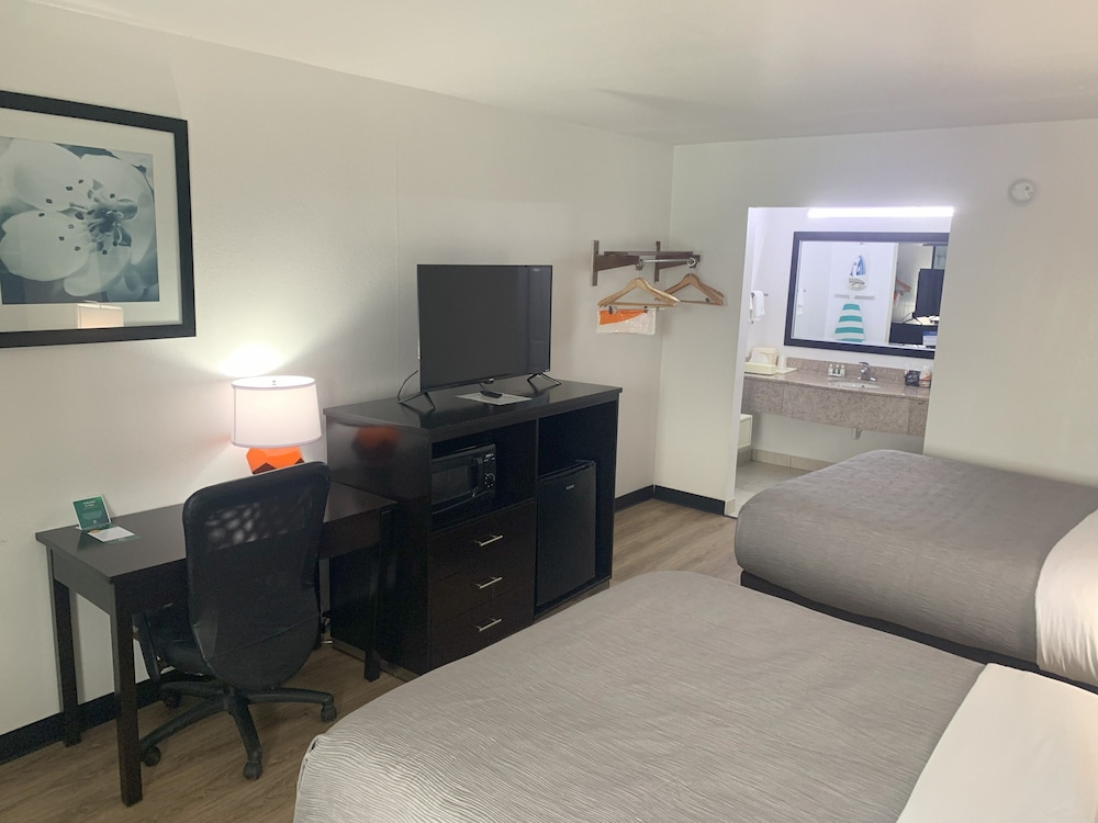 Room, 2 Queen Beds, Accessible, Non Smoking
