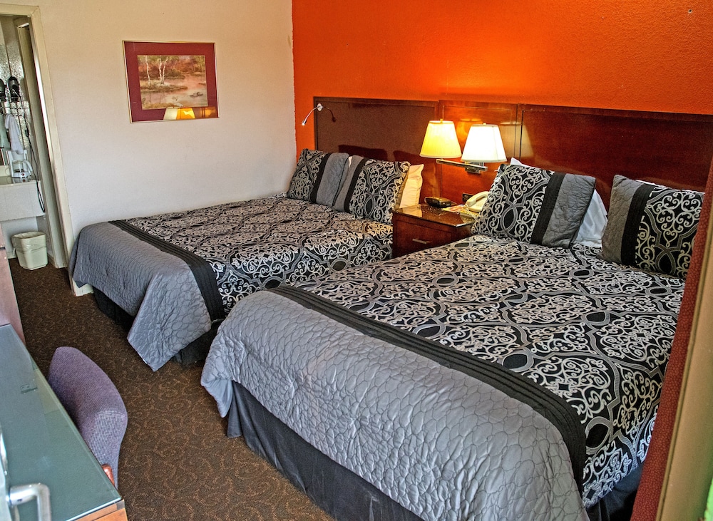 Basic Double Room, 2 Queen Beds, Non Smoking