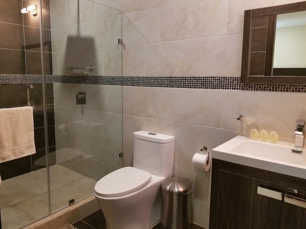Luxury Triple Room, Multiple Beds, 2 Bathrooms, Corner photo 2