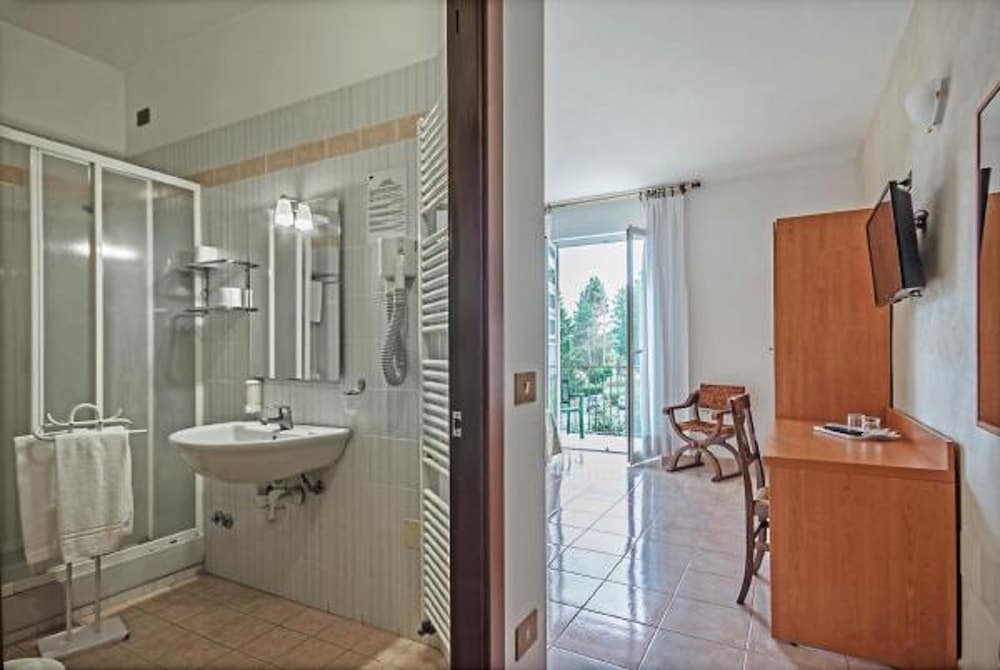 Superior Double or Twin Room - Photo 2