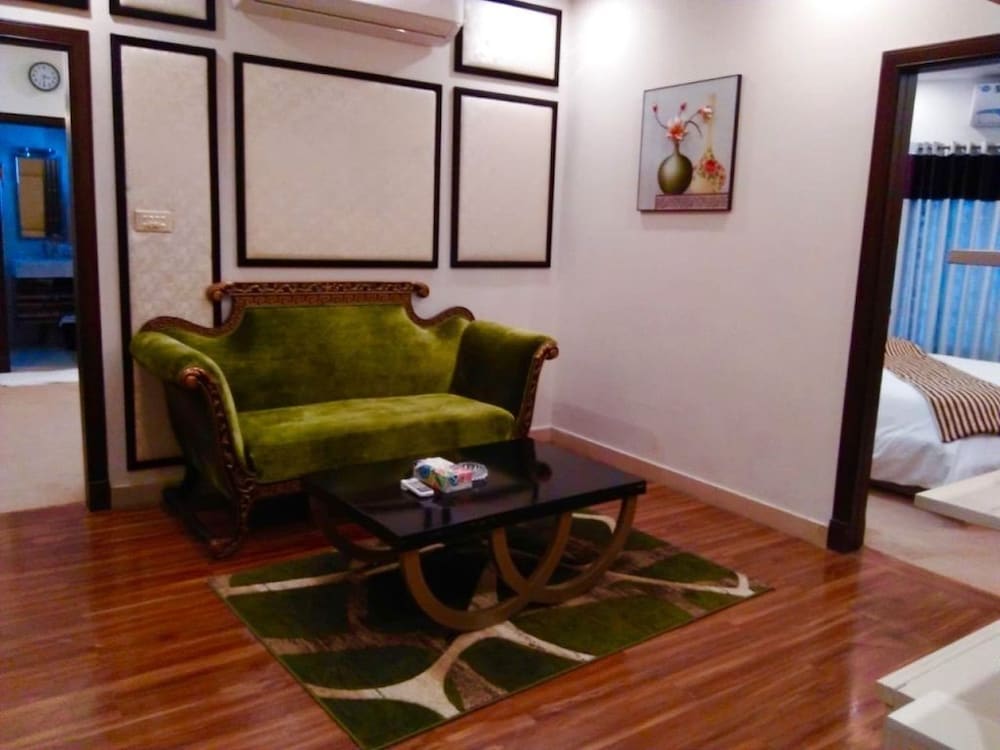 Family Suite - Photo 9