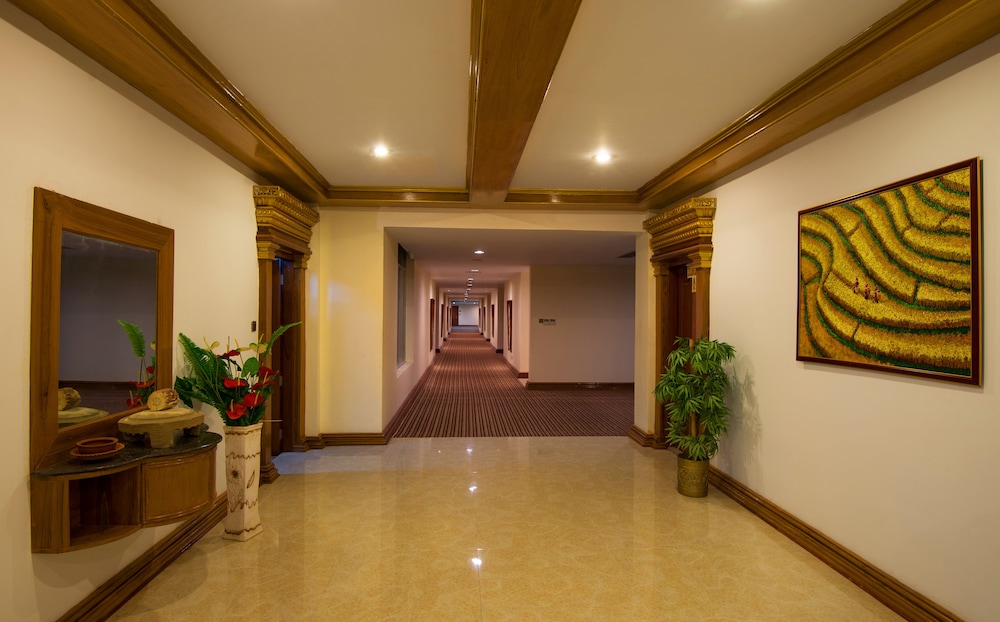 Crown Deluxe Room