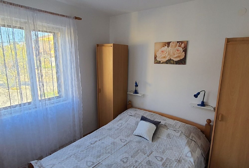 Apartment (Ivi - 50 m from sea - A1(4))