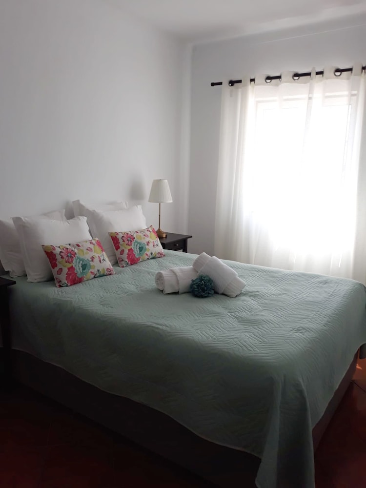 House, 3 Bedrooms photo 2