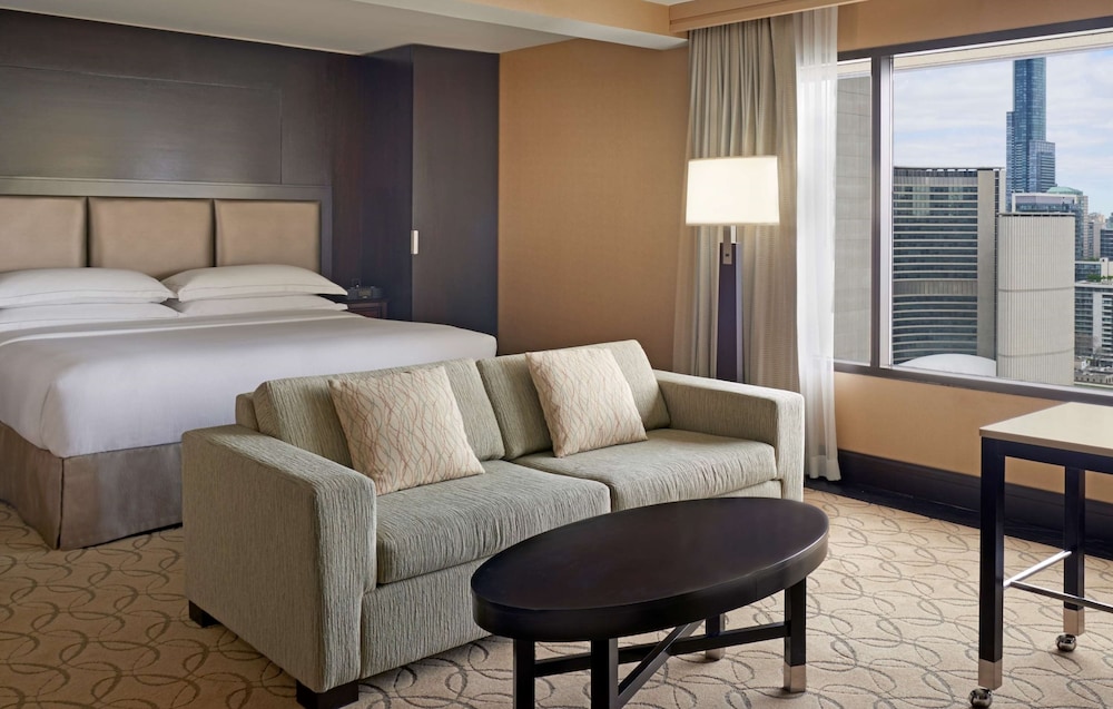 Junior Suite Kitchenette - One King Bed