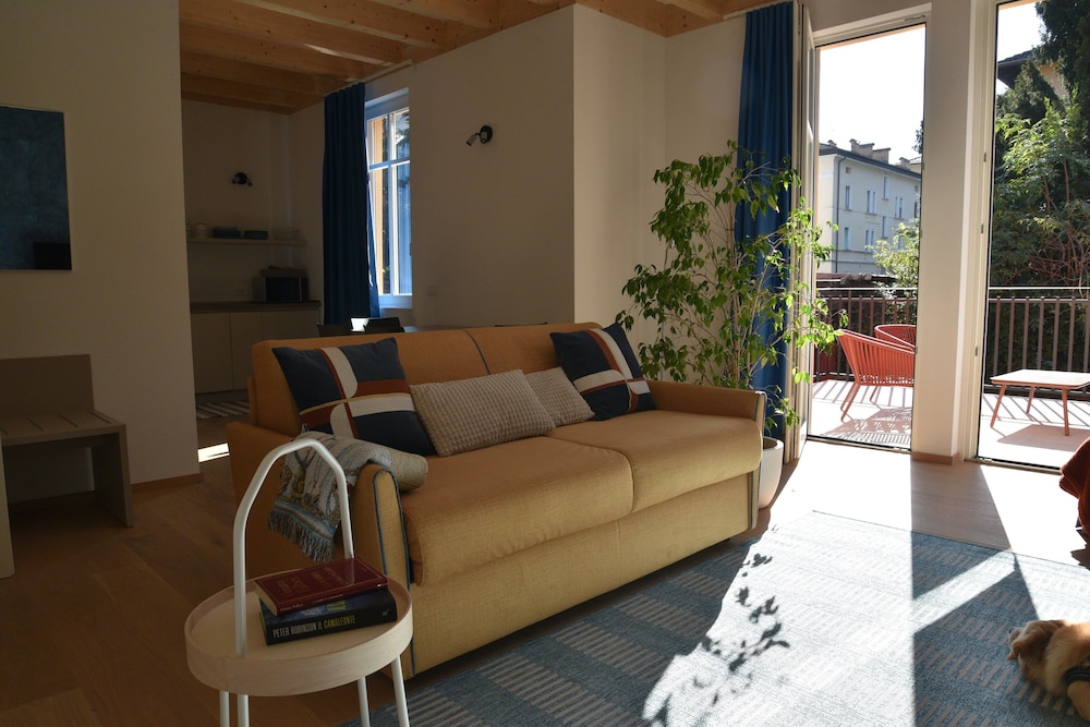 Deluxe Studio, Balcony, Mountain View