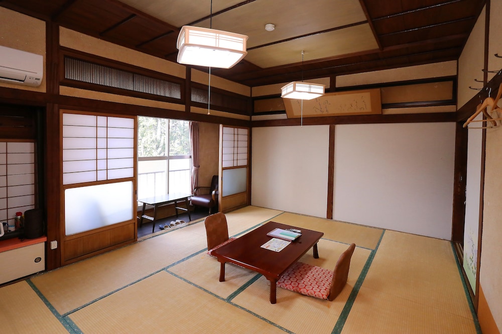 Japanese Style Room, 18sqm (No Toilet and Bathroom), Non Smoking, Max. 4 Futon photo 3
