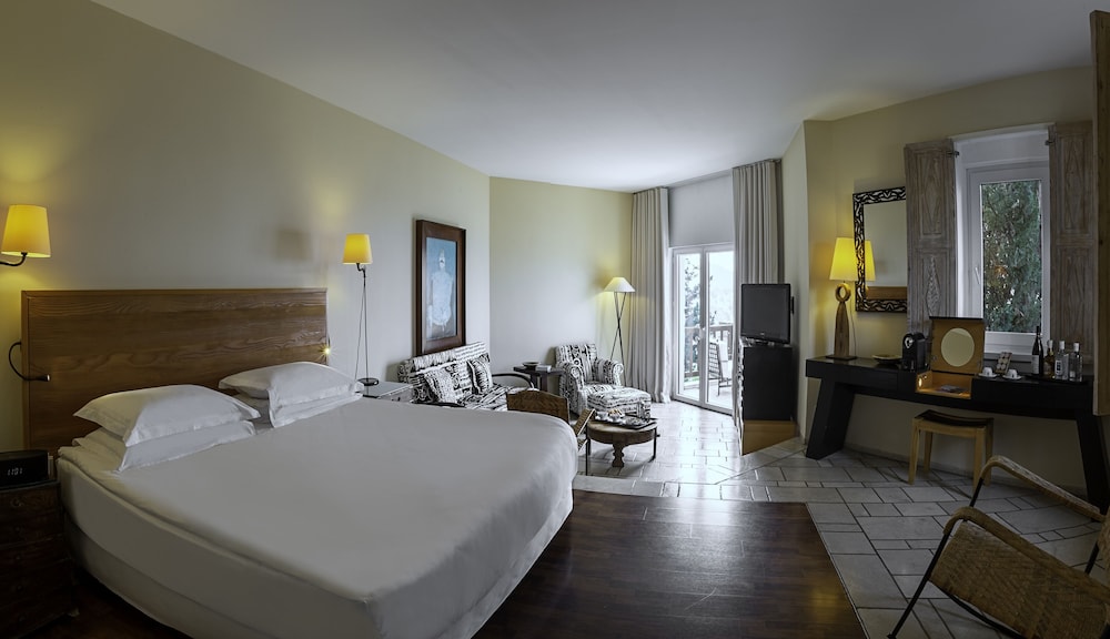 Suite, 1 King Bed, Corner