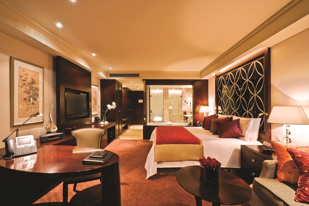 Deluxe King Room - Photo 6