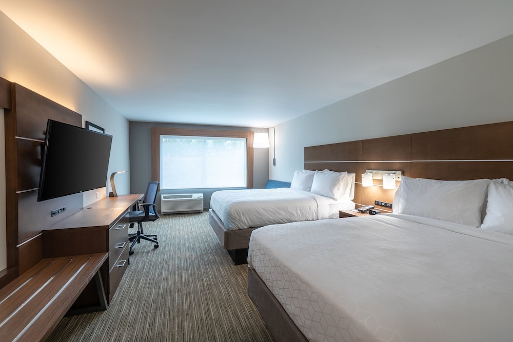 Suite, 2 Queen Beds, Accessible Bathtub (Communications) - Photo 1