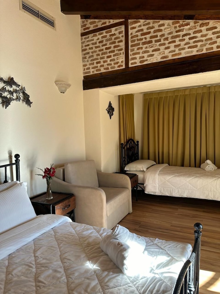 Economy Triple Room