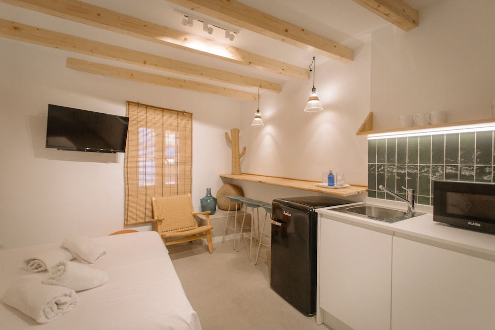 Studio, Ensuite - Photo 15