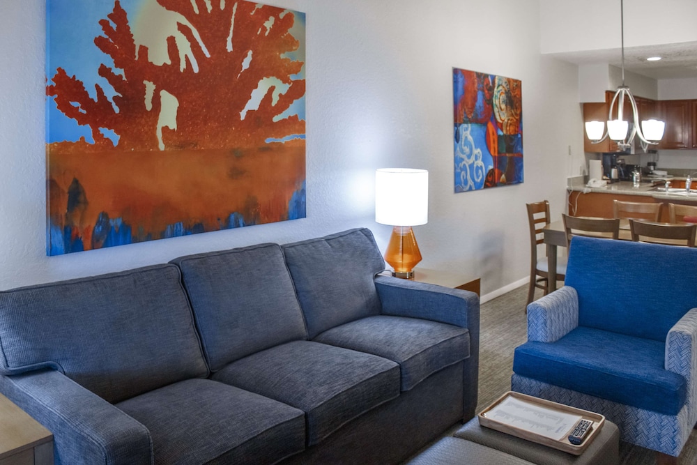 2 Bedroom 1 KG and 2 TWN Suite Hr Accessible - Photo 10