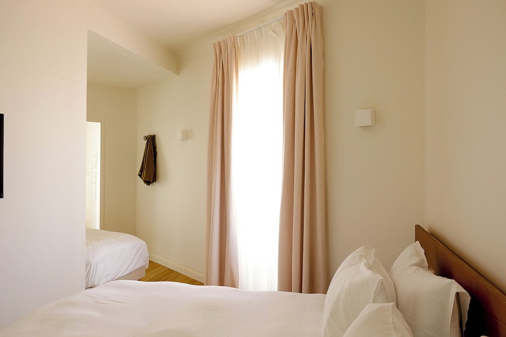 Family Triple Room thumbnail 5