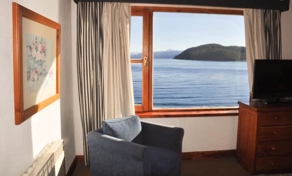 Standard Studio, Lake View