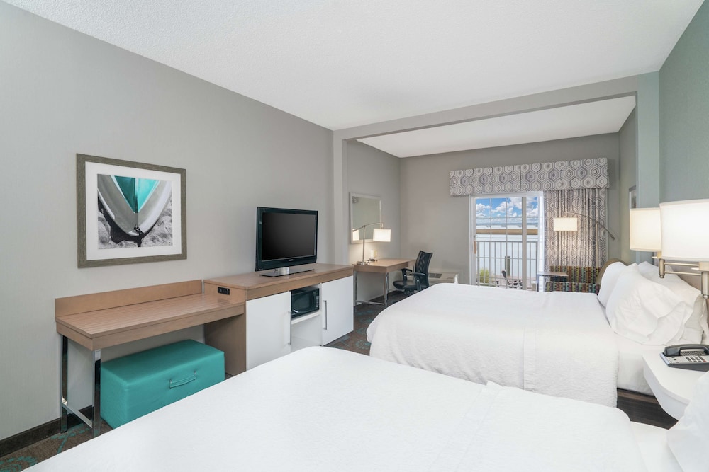 Room, Multiple Beds (Waterfront) photo 3