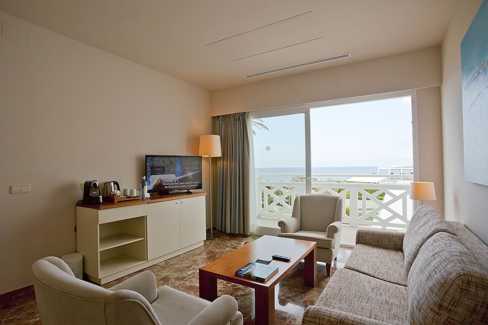 Suite, Sea View photo 3