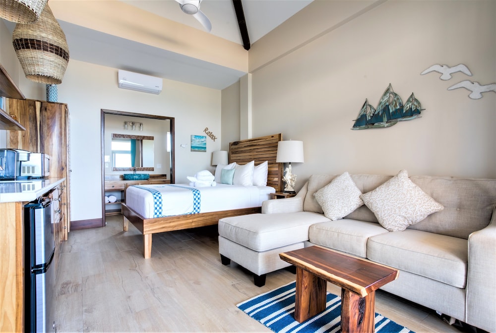 Deluxe Studio, 1 Queen Bed with Sofa bed, Beach View