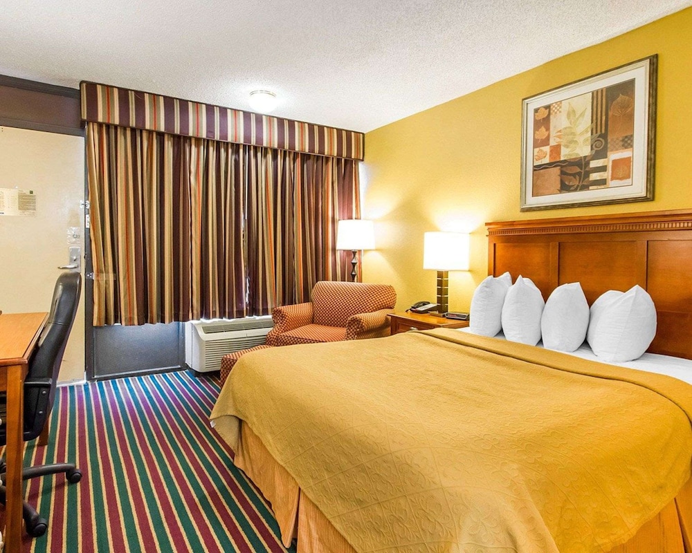 Standard Room, 1 Queen Bed - Photo 3