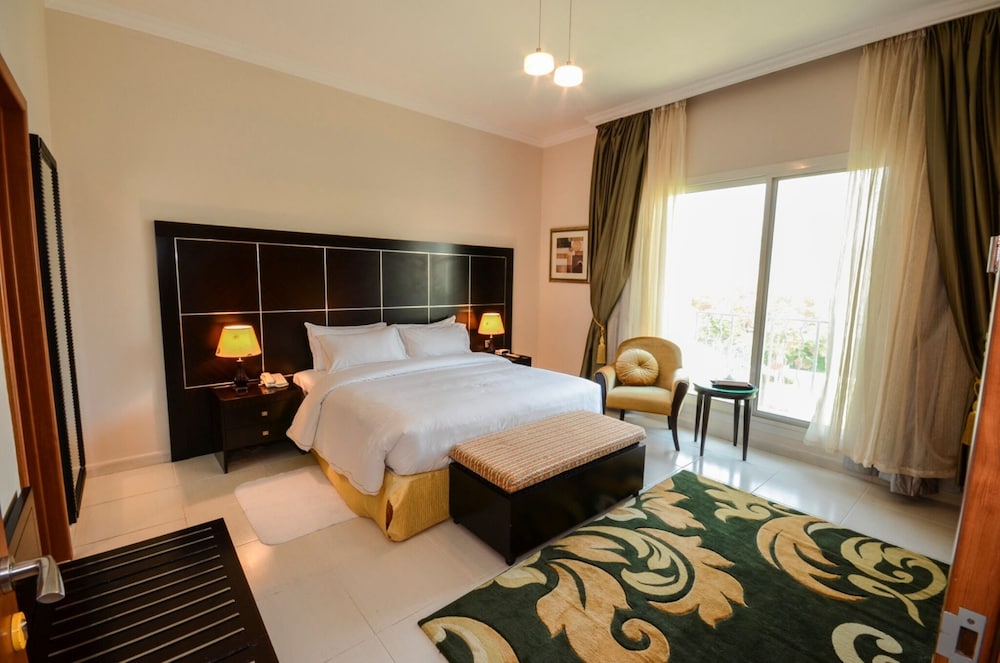 Family Villa, 4 Bedrooms, Garden View, Poolside photo 1