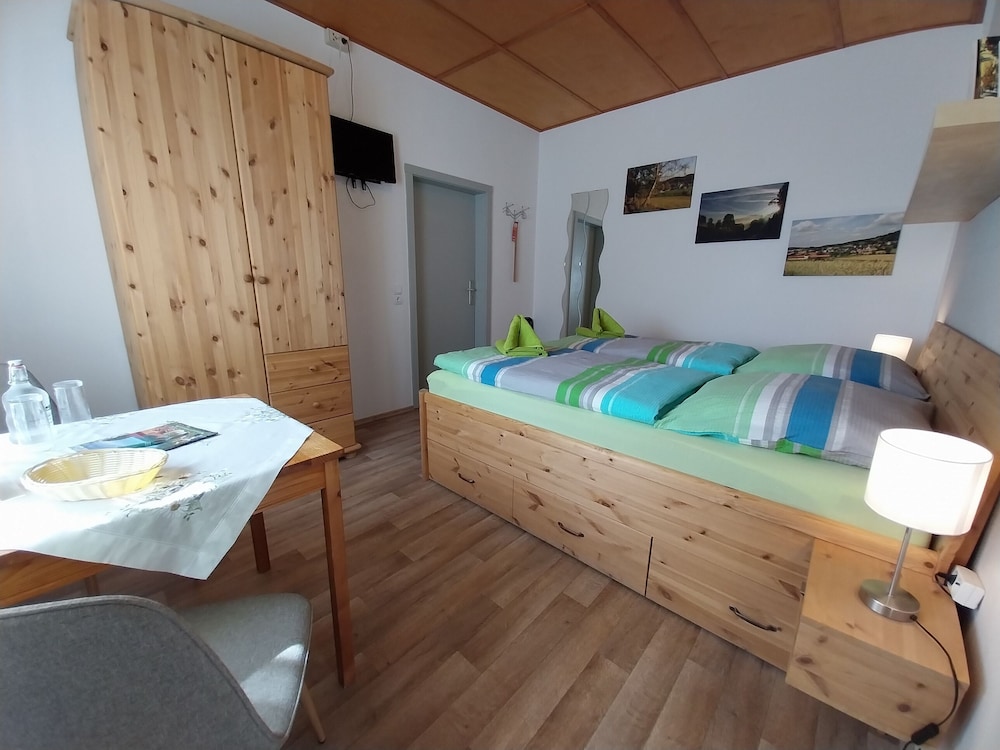 Basic Double Room, Non Smoking photo 1