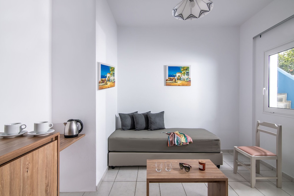 Superior Triple Room photo 2