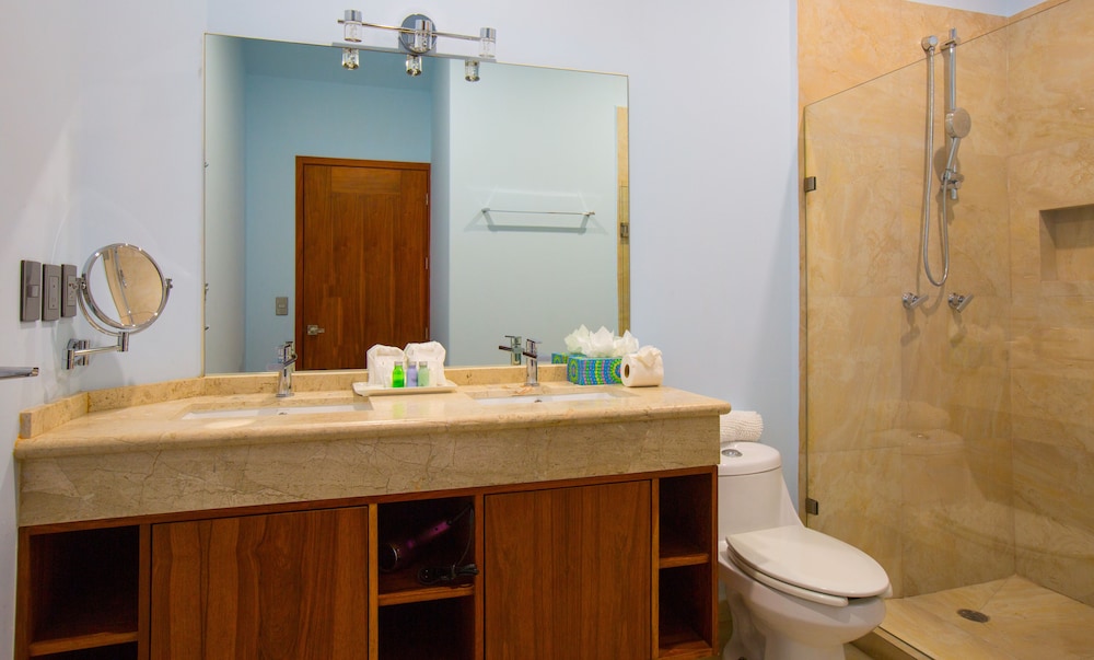Master Suite 2 Double Beds photo 3