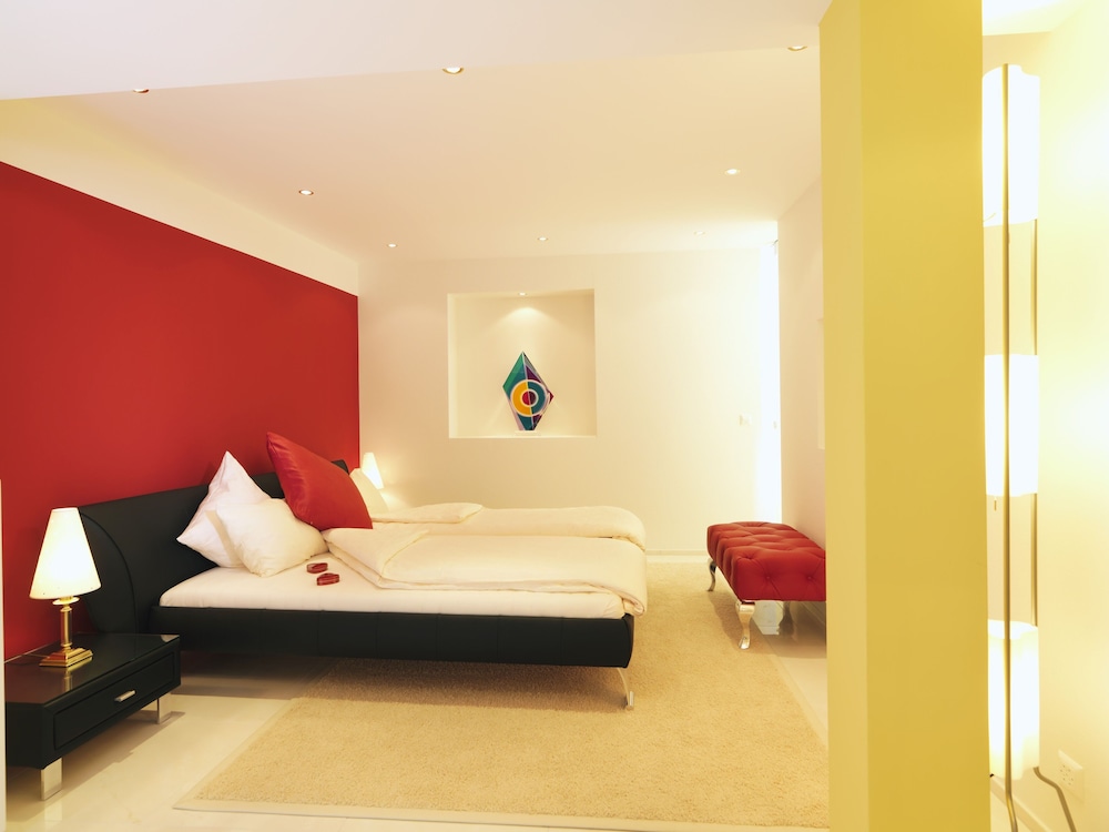 Exclusive Suite, 1 King Bed with Sofa bed, Kitchenette - Photo 7