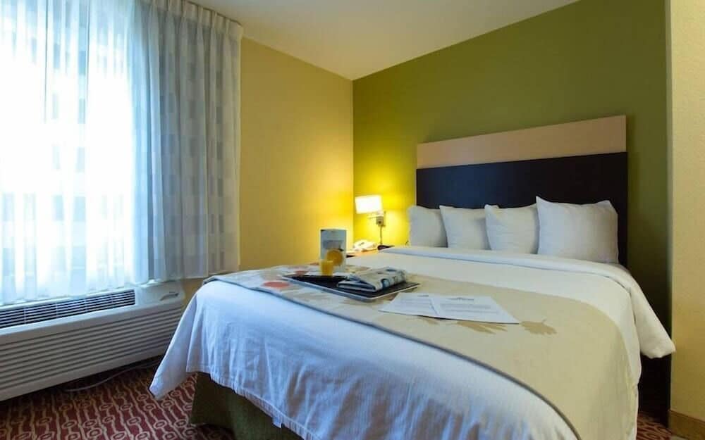 Standard Room, 1 Queen Bed, Non Smoking - Photo 3