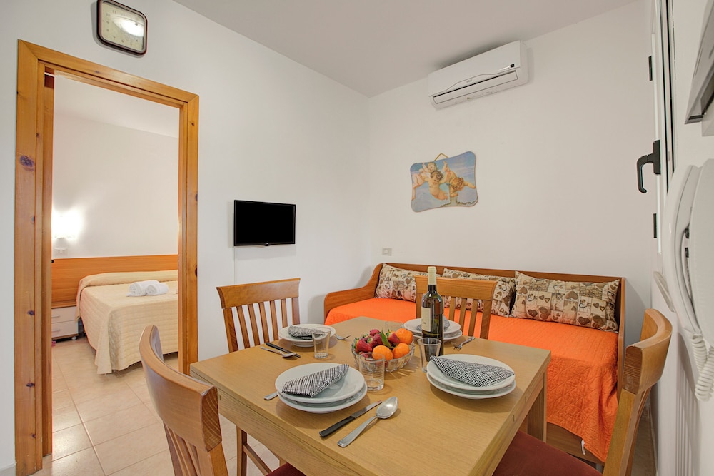 Family Apartment, Multiple Bedrooms (Stella Marina Apartment 1)