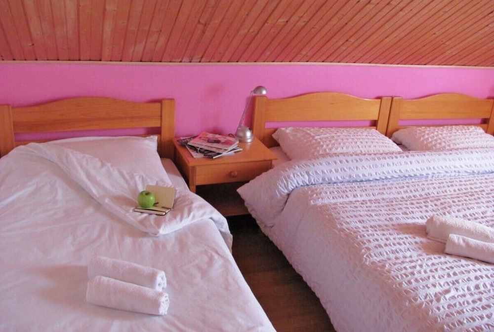 Economy Room, 1 Bedroom, Non Smoking, Shared Bathroom photo 1