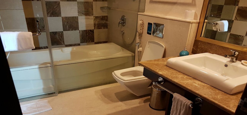 Premium Suite Room - Photo 7