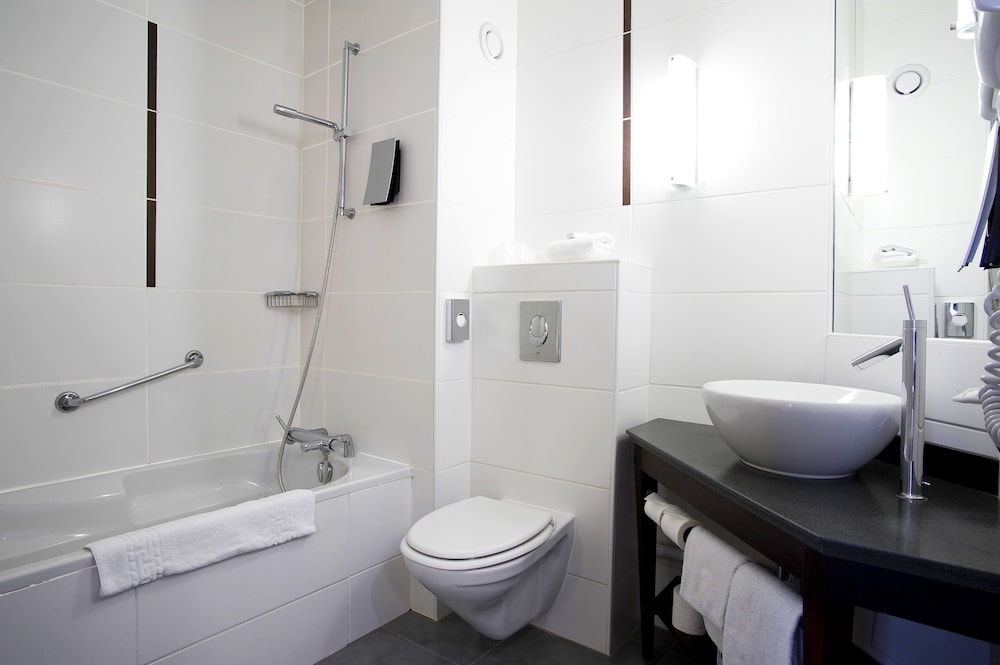 Standard Room, 2 Double Beds, City View - Photo 7
