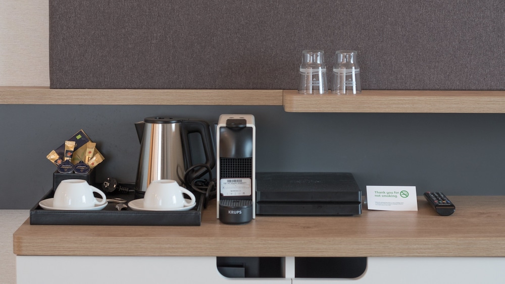 Premium Room, 1 King Bed (With Couch)