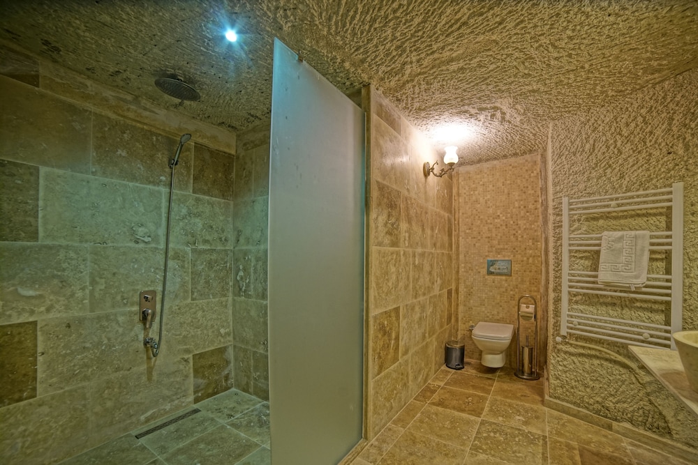 Deluxe Cave Room - Photo 7