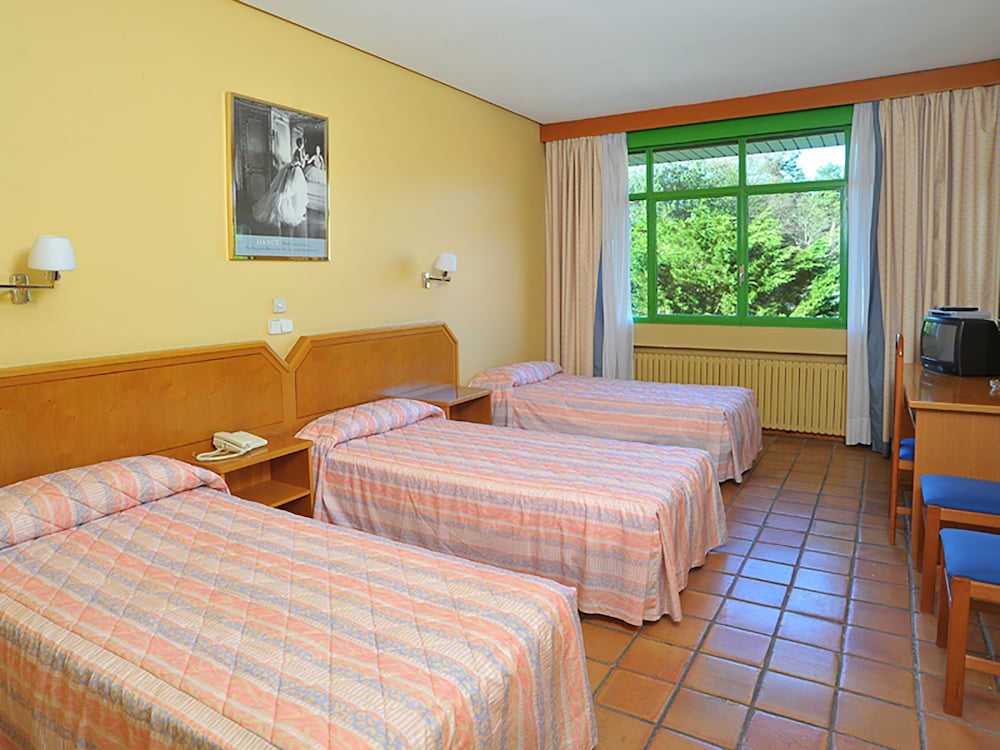 Triple Room (3 Adults) photo 2