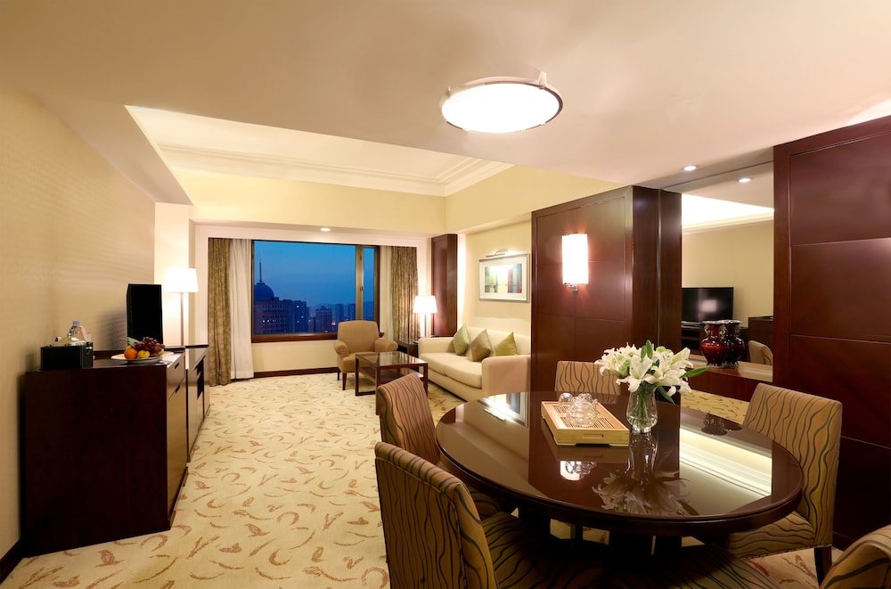 Executive Suite, 1 King Bed - Photo 5