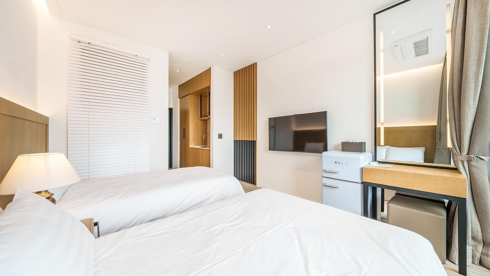 Basic Room, 1 Bedroom (C3) - Photo 6
