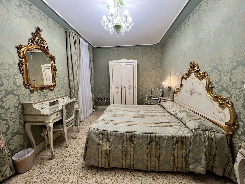 Standard Room photo 3