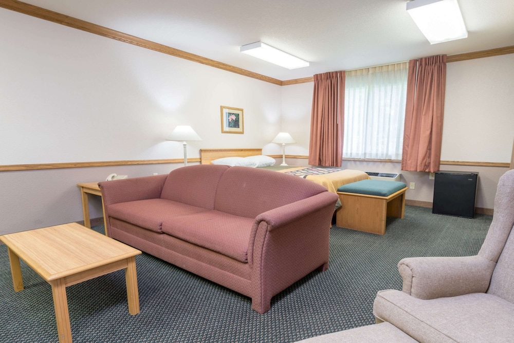 Suite, 1 Queen Bed, Non Smoking, Refrigerator & Microwave
