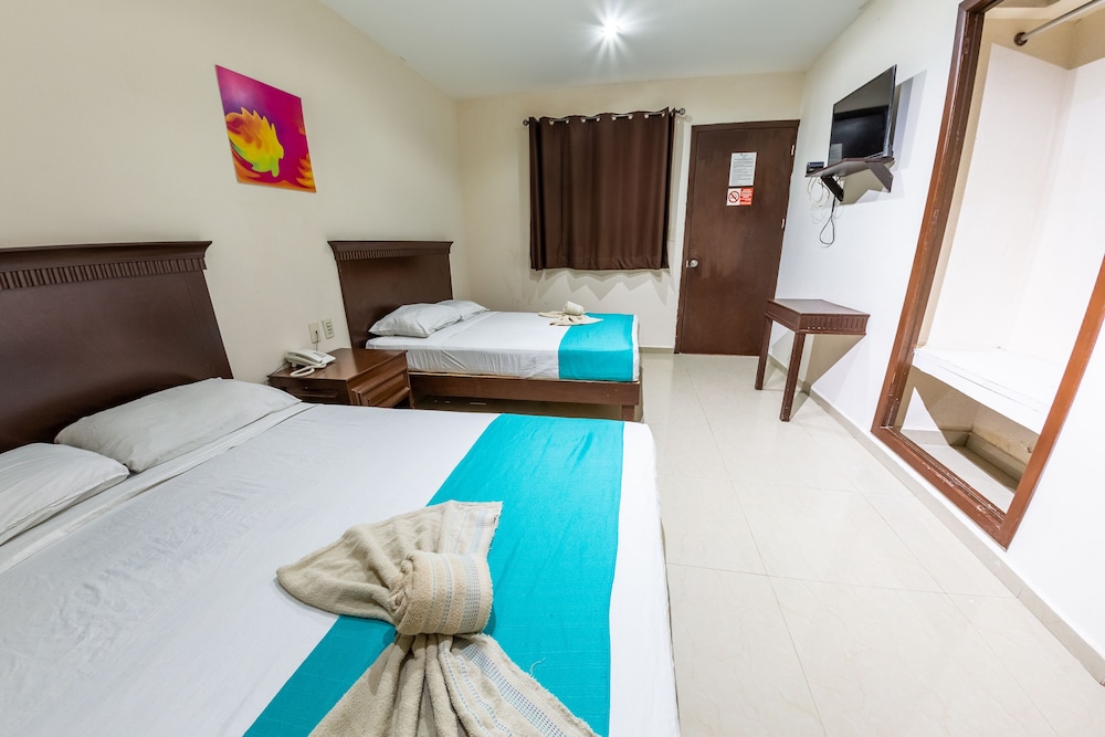 Standard Room, 2 Double Beds photo 1