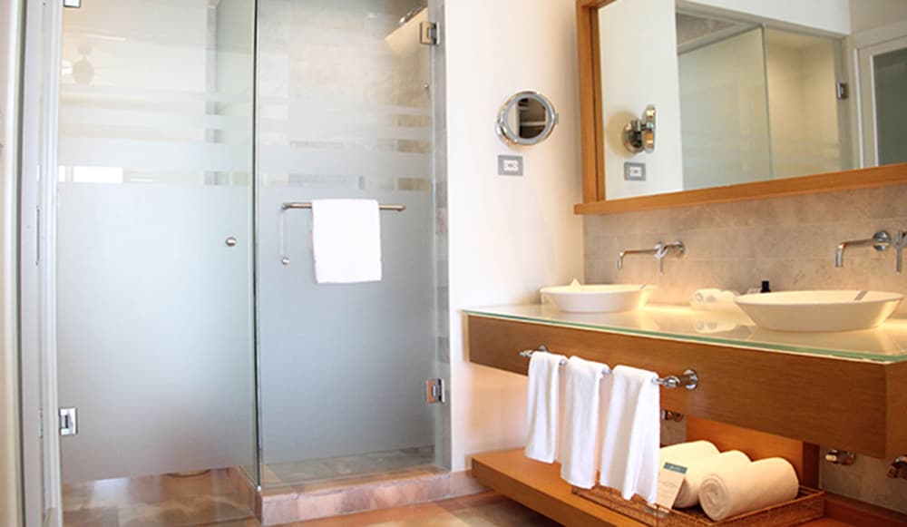 Deluxe King Size Bed Resort View - Photo 1