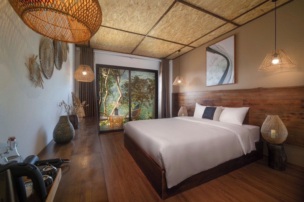 Junior Double Room, Lake View photo 1