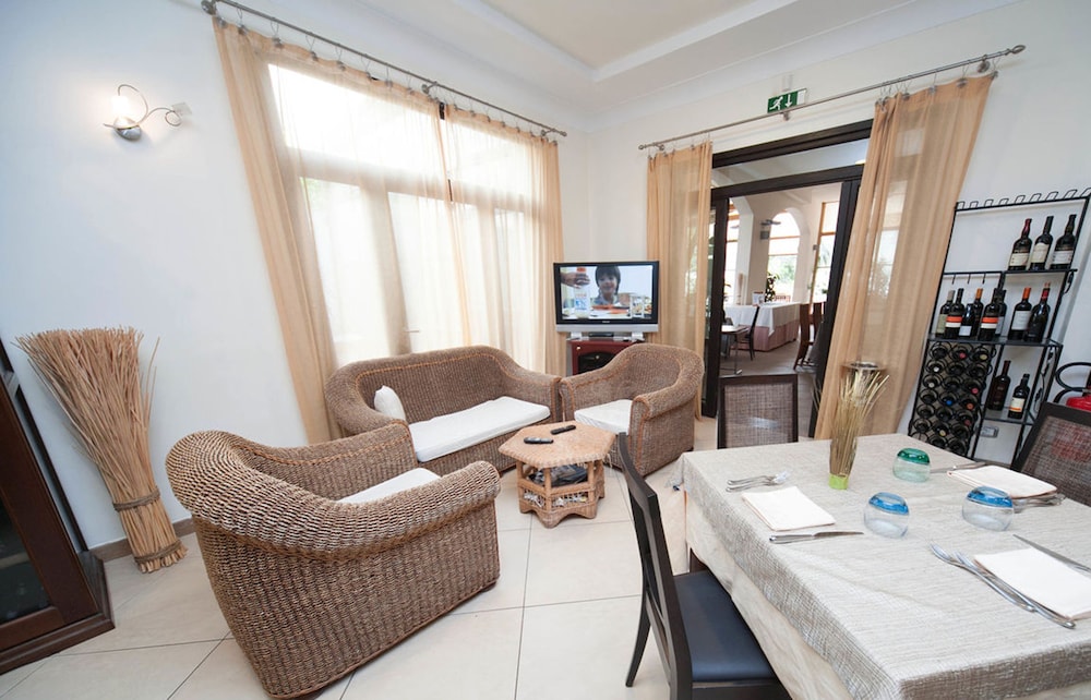 Premium Double Room, 1 Queen Bed, Terrace, Tower photo 3